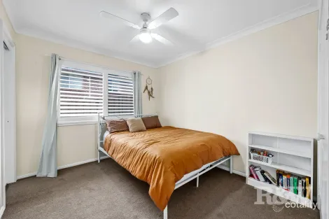 Property photo of 51A Frontignan Street Eschol Park NSW 2558
