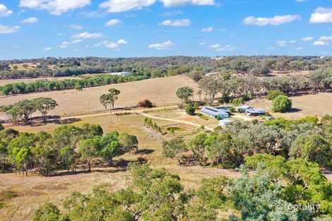 100 Hollands Rd, Young, NSW 2594