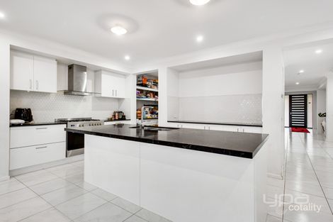 Property photo of 18 Mangrove Way Craigieburn VIC 3064