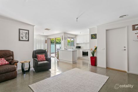 Property photo of 13 Campaspe Mews Strathdale VIC 3550