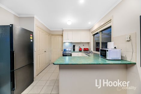 Property photo of 1/1 Montclaire Court Pakenham VIC 3810