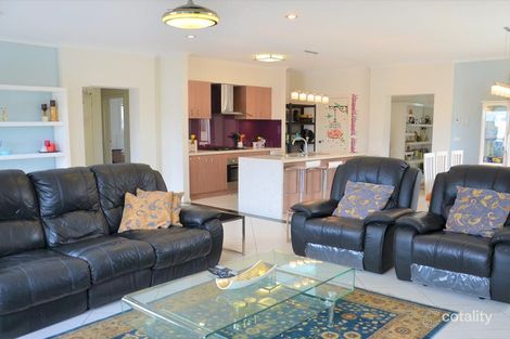 Property photo of 14 Pinnacle Drive Craigieburn VIC 3064