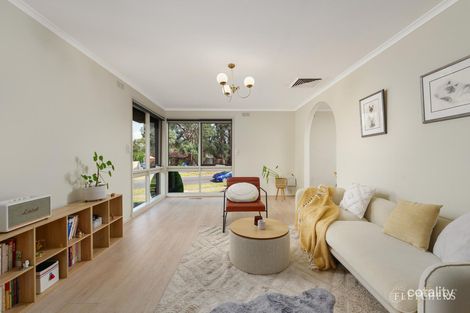 Property photo of 17 Buckmaster Drive Mill Park VIC 3082