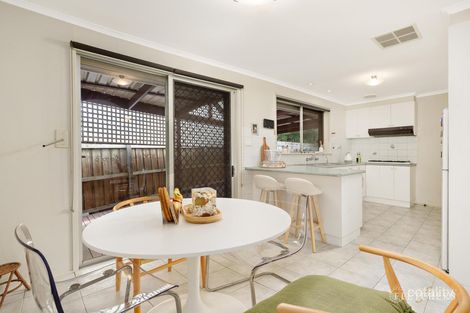 Property photo of 17 Buckmaster Drive Mill Park VIC 3082