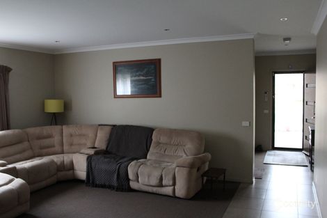 Property photo of 3 Dryden Place Sale VIC 3850