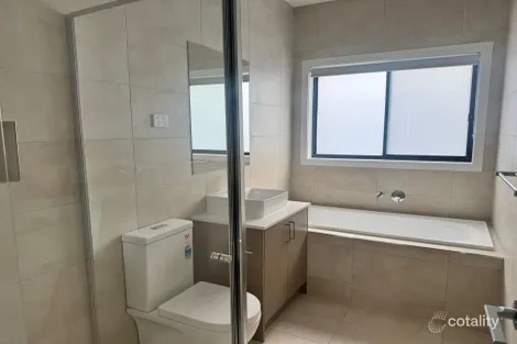 Property photo of 12 Catchment Drive Fraser Rise VIC 3336