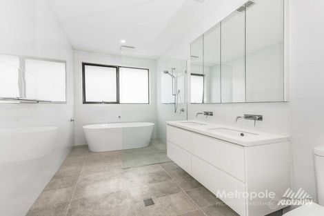 Property photo of 11B Rochford Street Bentleigh East VIC 3165