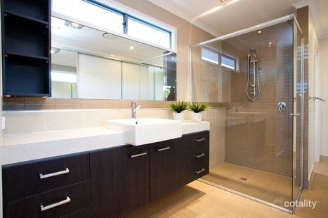 Property photo of 12A Newcross Street Indooroopilly QLD 4068