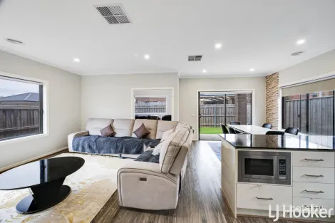 Property photo of 7 Erden Court Harkness VIC 3337