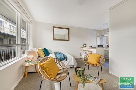 Property photo of 15/4 Wando Grove St Kilda East VIC 3183
