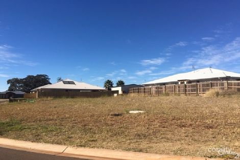 6 Farrer St, Cranley, QLD 4350