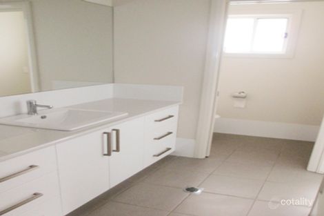 Property photo of 5 Regand Park Boulevard Dubbo NSW 2830