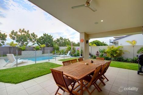Property photo of 7 Edgewater Place Helensvale QLD 4212