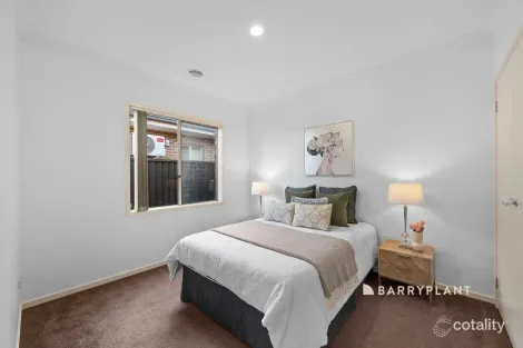 Property photo of 13 Page Close Pakenham VIC 3810