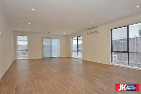 Property photo of 27 Belleville Close Burnside Heights VIC 3023