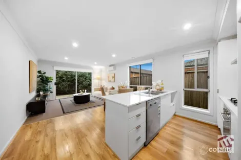 Property photo of 4 Living Crescent Point Cook VIC 3030