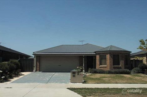 Property photo of 21 Heysen Parkway Caroline Springs VIC 3023