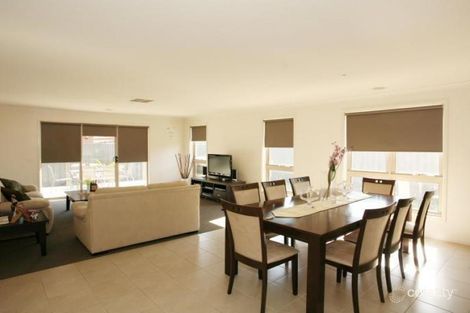 Property photo of 2 Boga Place Manor Lakes VIC 3024