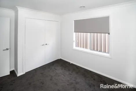 Property photo of 82 Valencia Drive Gobbagombalin NSW 2650