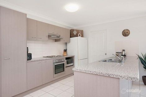 Property photo of 31 Eimeo Place Sandstone Point QLD 4511