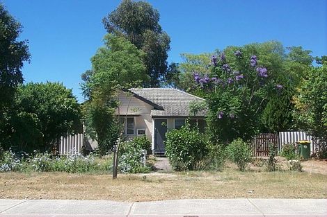 12 Lintonmarc Dr, Redcliffe, WA 6104