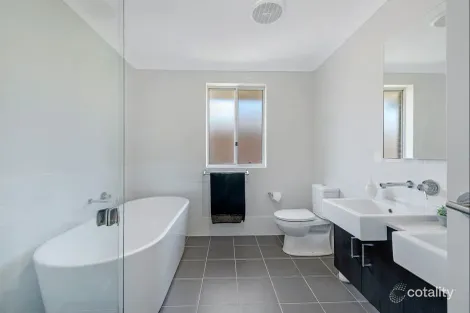Property photo of 13 Stone Mason Drive Norwest NSW 2153
