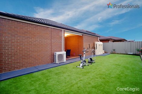 Property photo of 16 Bursaria Drive Caroline Springs VIC 3023