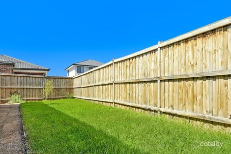 27 Flatbush Ave, Point Cook, VIC 3030