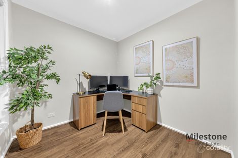 Property photo of 2 Delegate Circuit Lyndhurst VIC 3975