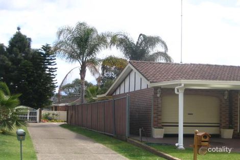 8 GRAZIER PL, MINCHINBURY, NSW 2770