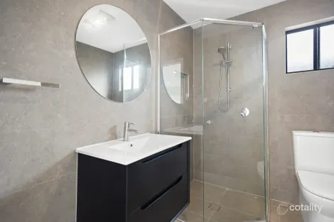 Property photo of 28 Barnard Crescent Oakhurst NSW 2761