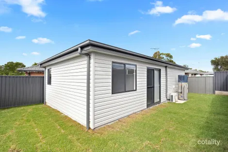 Property photo of 28 Barnard Crescent Oakhurst NSW 2761