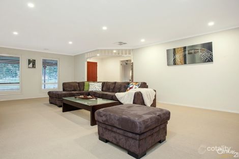 Property photo of 35 The Parkway Pakenham VIC 3810