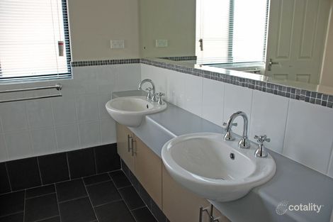 Property photo of 40 Carlton Loop Canning Vale WA 6155