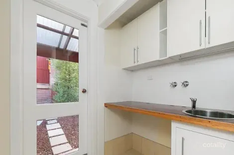 Property photo of 35 Jewell Close Phillip ACT 2606