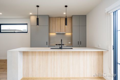 2/212 Arthur St, Fairfield, VIC 3078