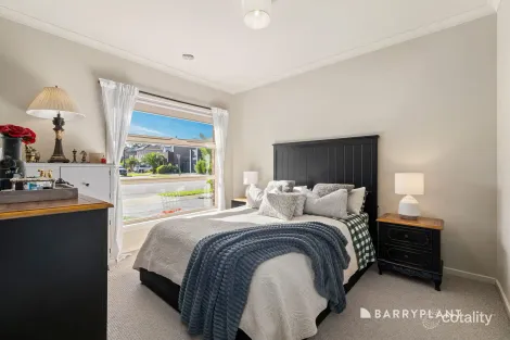 Property photo of 16 Chamonix Parade South Morang VIC 3752
