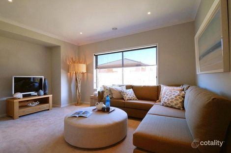 Property photo of 22 Snowdrop Drive Keysborough VIC 3173