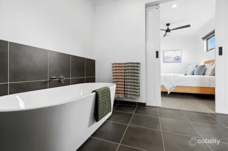 Property photo of 6A Eagleview Crescent Bell Post Hill VIC 3215