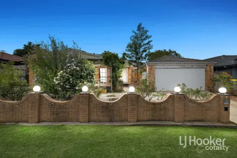 28 Manatoka Cres, Hampton Park, VIC 3976