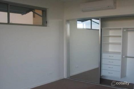 Property photo of 2/70 Durham Street St Lucia QLD 4067