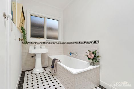 Property photo of 191 Rossmoyne Street Thornbury VIC 3071