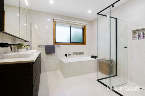 Property photo of 4 Clondara Drive Rowville VIC 3178