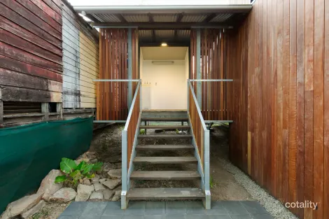 9 Guildford St, Kelvin Grove, QLD 4059