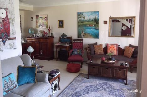 Property photo of 4 Cedar Close Hillvue NSW 2340