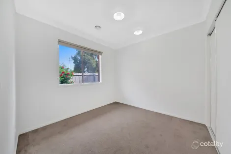 Property photo of 15 Lacebark Lane Aintree VIC 3336