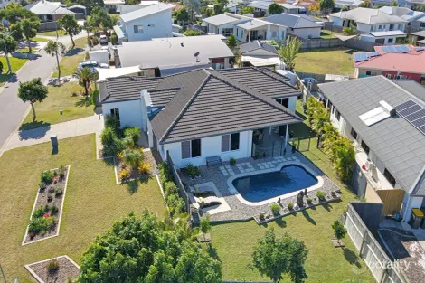 Property photo of 1 Seaway Parade Toogoom QLD 4655