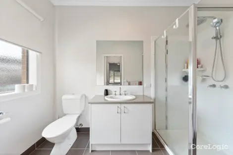Property photo of 92 Cook Street Drouin VIC 3818