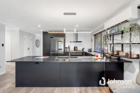 Property photo of 17 Neumann Place Leichhardt QLD 4305