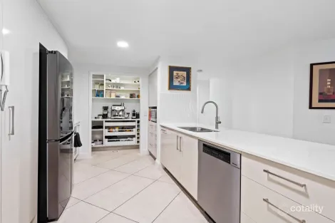 Property photo of 2/1 Great Hall Drive Miami QLD 4220
